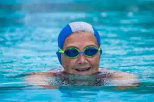 Beneficios de la natación en adultos mayores