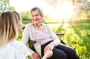 cuidado de personas mayores en verano​